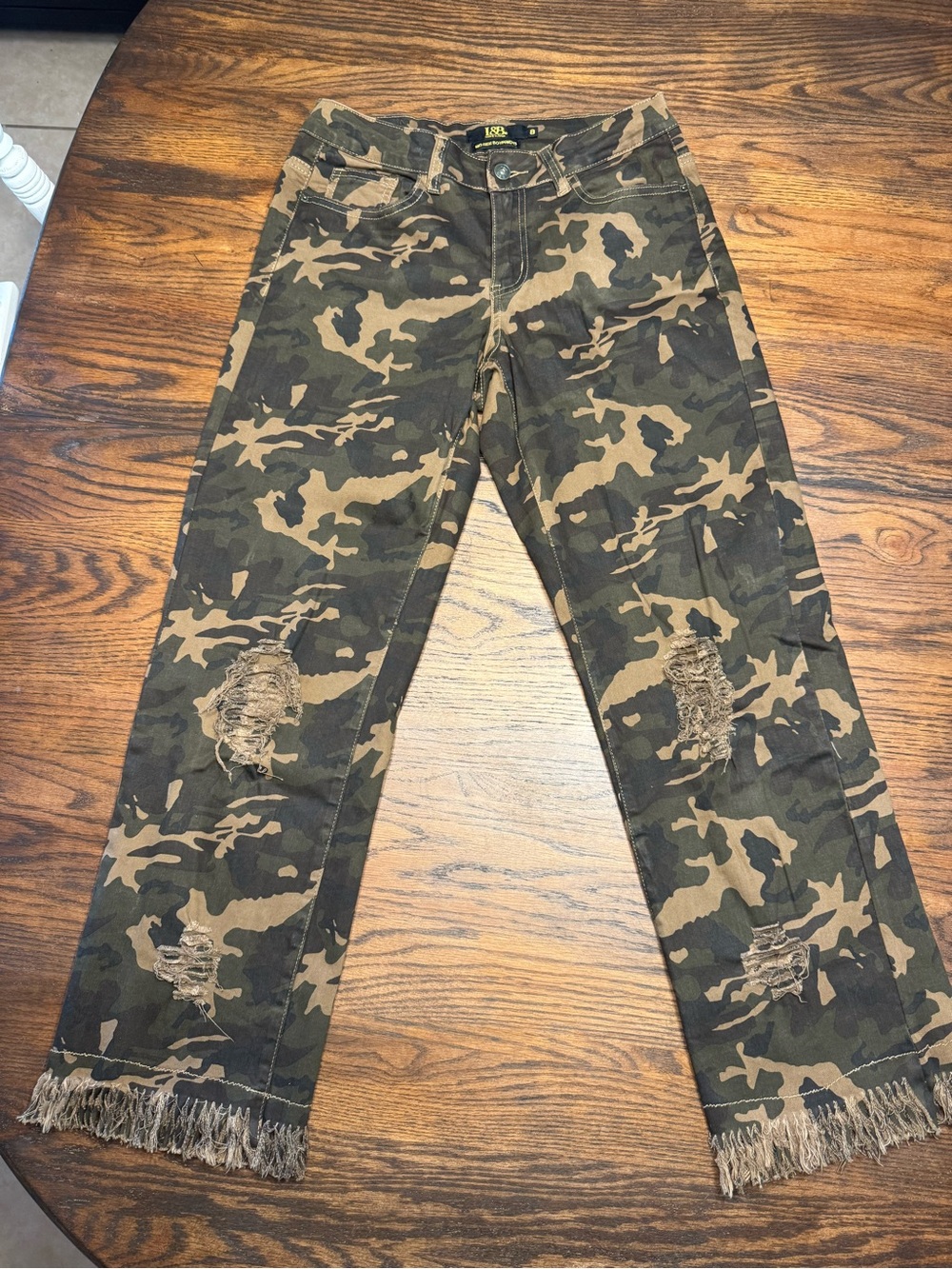 Women's Lucky And Blessed Camo Pants Size 8 Wide Leg